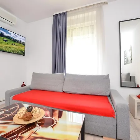 Cozy Next To The Old Town