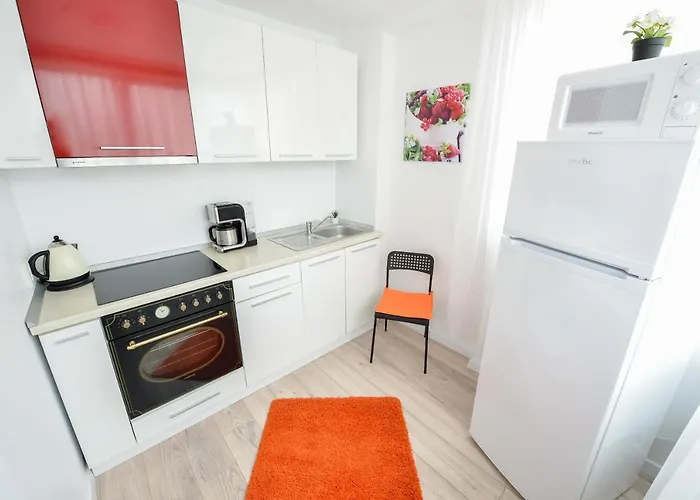 Cozy Next To The Old Town Apartment *