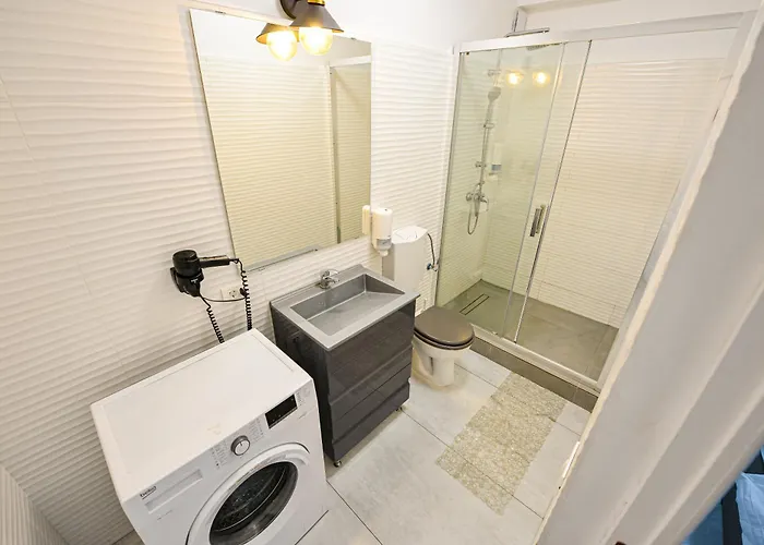 Cozy Next To The Old Town Апартаменти