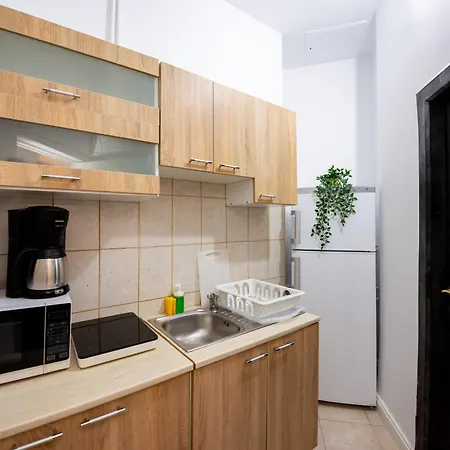 Апартаменти Cozy Next To The Old Town Бухарест